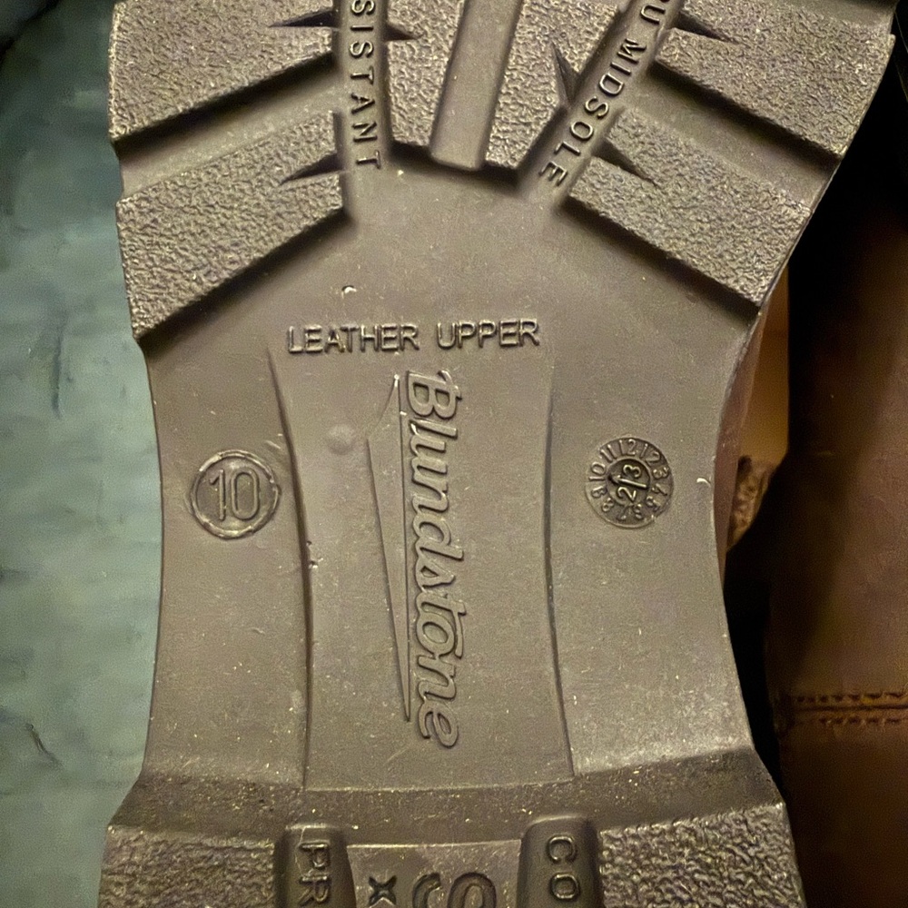 Blundstone Dark Brown Chelsea Boots - Picture 5 of 8